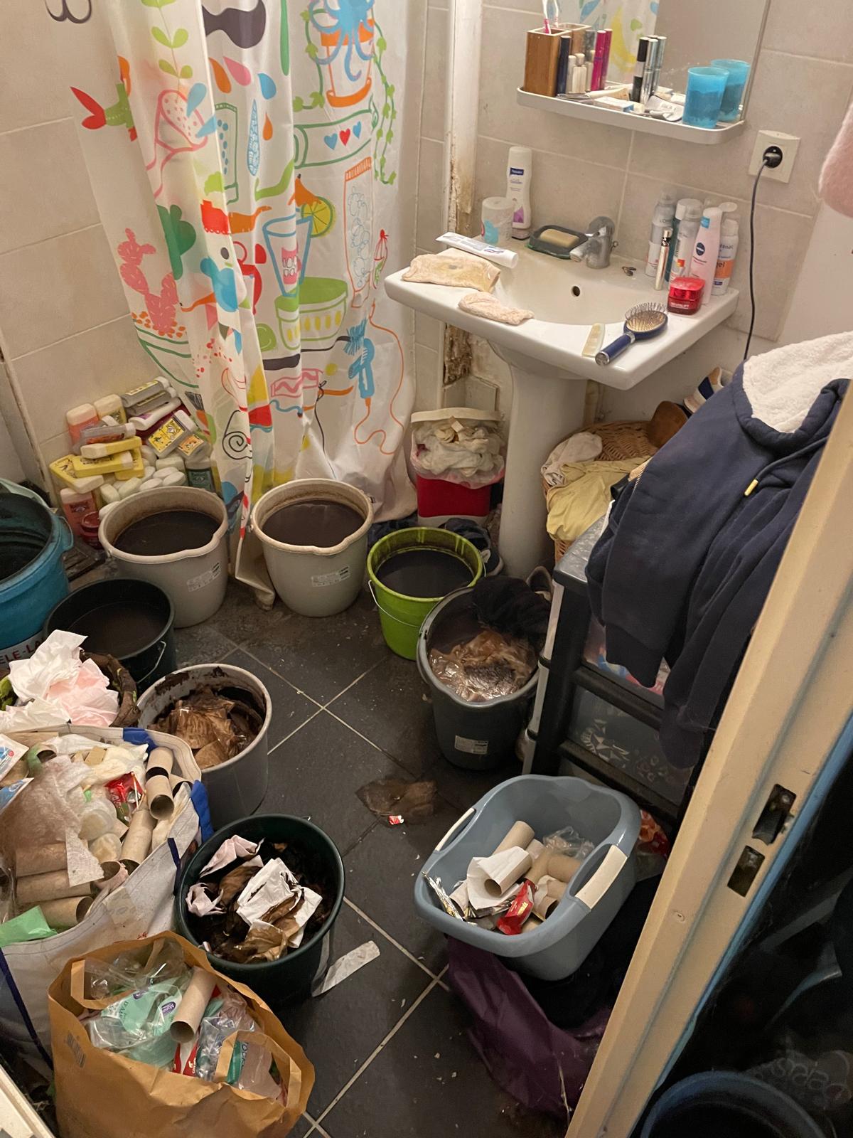 Les étapes essentielles pour un nettoyage réussi après accumulation compulsive IMG 20241126 WA0042